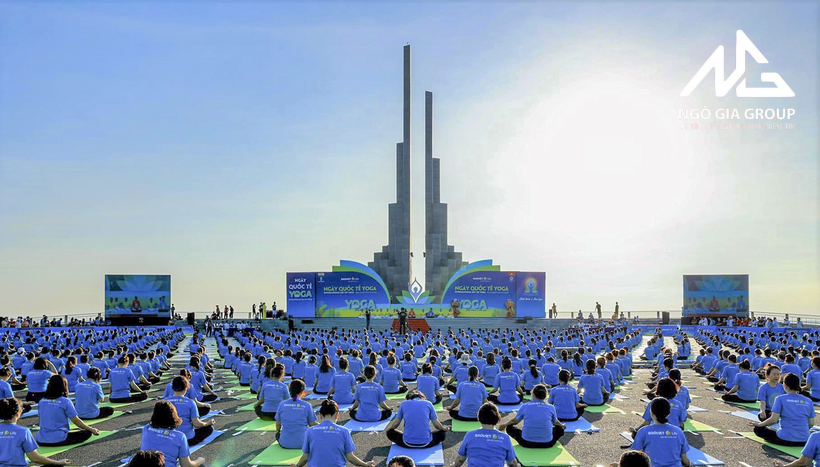 Quảng trường Nghinh Phong (Phú Yên) trong sự kiện yoga thế giới
