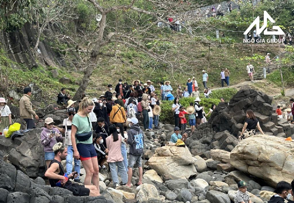 Hơn 100.000 lượt khách du lịch tới Phú Yên trong dịp Tết Giáp Thìn
