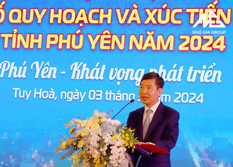 Đồng chí Tạ Anh Tuấn, Phó Bí thư Tỉnh ủy, Chủ tịch UBND tỉnh phát biểu khai mạc hội nghị.